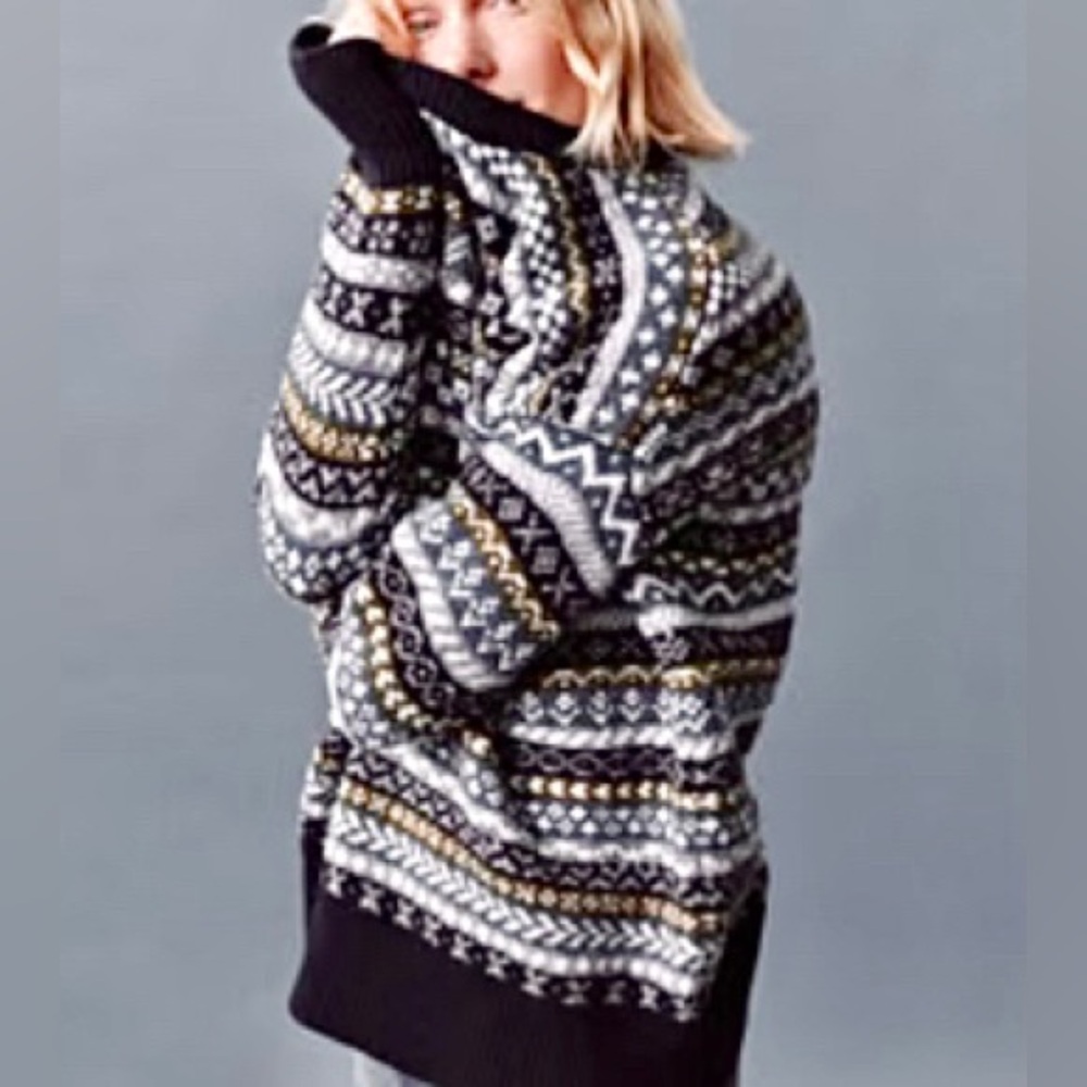Chunky Wool Black and White Patterned Sweater.